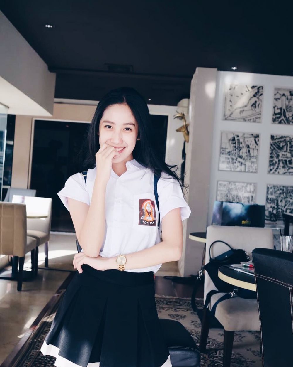 Artis cilik foto bareng Suzzanna ini kini tetap eksis jadi aktris, intip 9 potret transformasinya