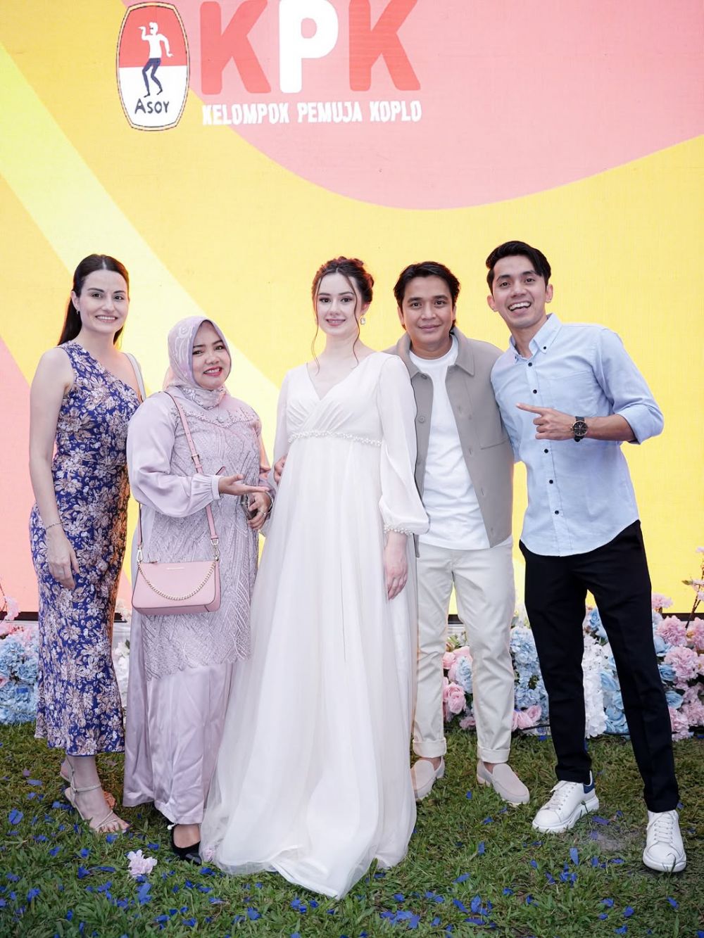 Siap sambut anak pertama, ini 9 potret momen gender reveal Vika Kolesnaya dan Billy Syahputra