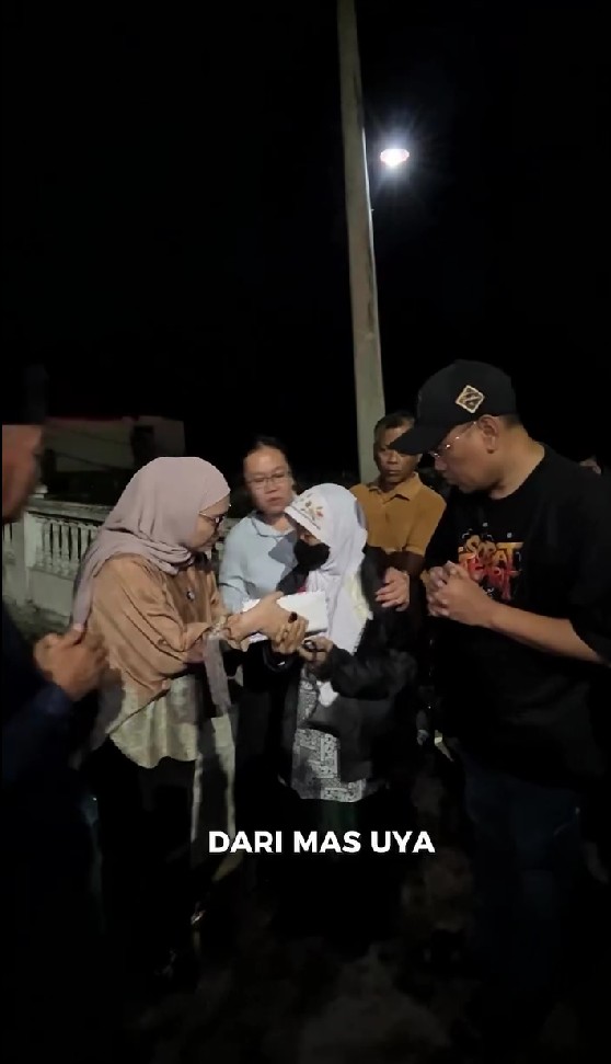 Status anggota DPR dinonaktifkan, Uya Kuya tetap bantu pemulangan jenazah TKI Hong Kong, 9 potretnya