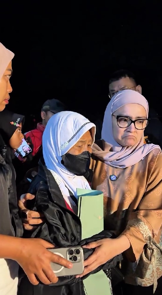 Status anggota DPR dinonaktifkan, Uya Kuya tetap bantu pemulangan jenazah TKI Hong Kong, 9 potretnya