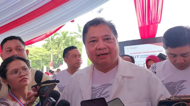 Prabowo luncurkan 8 Paket Ekonomi baru, ada magang bergaji Rp3,3 juta 