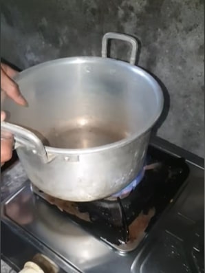 Tutorial praktis menambal panci bolong pakai barang bekas, hasilnya nggak main-main