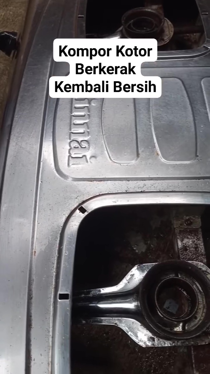 Punya kompor lama yang berkerak tebal? Bersihkan dengan campuran bahan ini biar noda cepat rontok