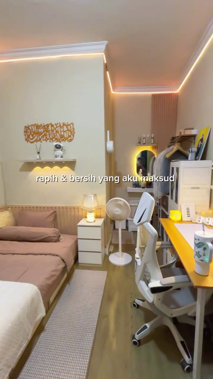 Dari luar tampak sederhana, 9 potret kamar ini ternyata interiornya tak kalah mewah dari kos eksklusif