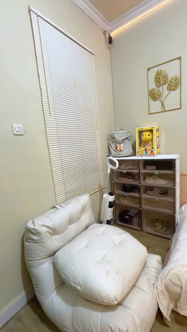 Dari luar tampak sederhana, 9 potret kamar ini ternyata interiornya tak kalah mewah dari kos eksklusif