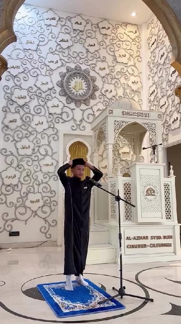 Jadi mualaf, Farel Prayoga kini ukir prestasi juara 1 lomba azan, ini 9 potretnya