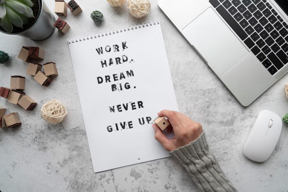 100 Kata-kata motivasi untuk pekerja keras agar semangat, langkah kecil untuk hasil yang besar