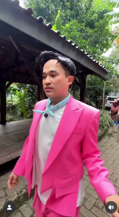 Turuti permintaan Billy Syahputra, Anwar Sanjaya beri hadiah mewah untuk calon bayi Vika Kolesnaya