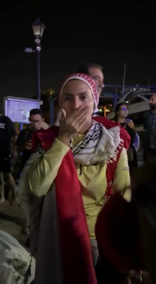 9 Potret Wanda Hamidah akhirnya berlayar ke Gaza, jadi satu-satunya relawan dari Indonesia