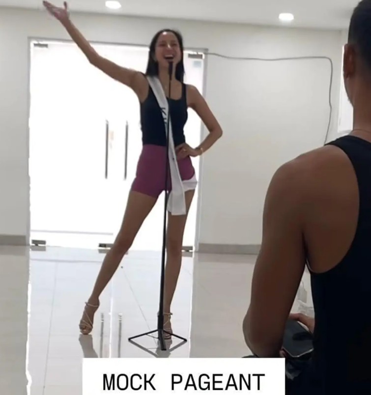 Cuma butuh 4 hari, ini 9 potret Kirana Larasati latihan catwalk demi Miss Universe Indonesia 2025