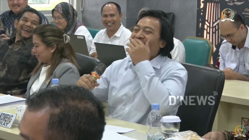 Momen Komeng stand-up comedy saat rapat DPD RI, sebut Kemenhut jadi kementrian yang selalu ultah