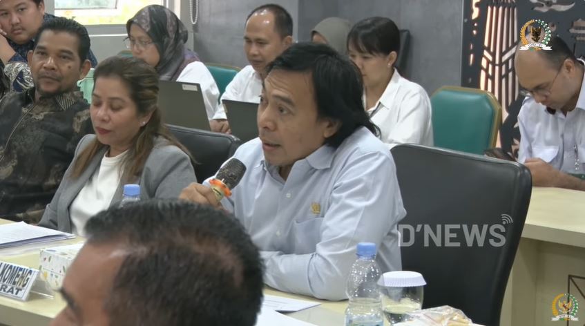 Momen Komeng stand-up comedy saat rapat DPD RI, sebut Kemenhut jadi kementrian yang selalu ultah