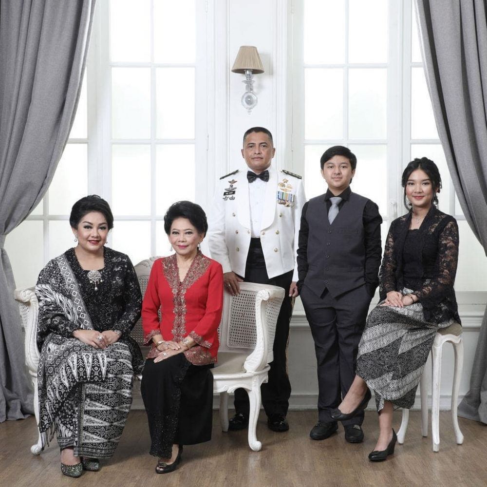 Model iklan mi instan ini ternyata keponakan SBY, intip 9 potret terbarunya kini jadi ibu persit