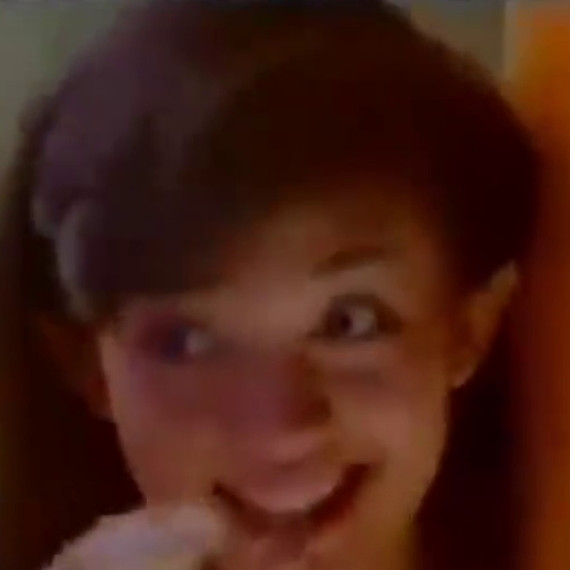 Model iklan mi instan ini ternyata keponakan SBY, intip 9 potret terbarunya kini jadi ibu persit