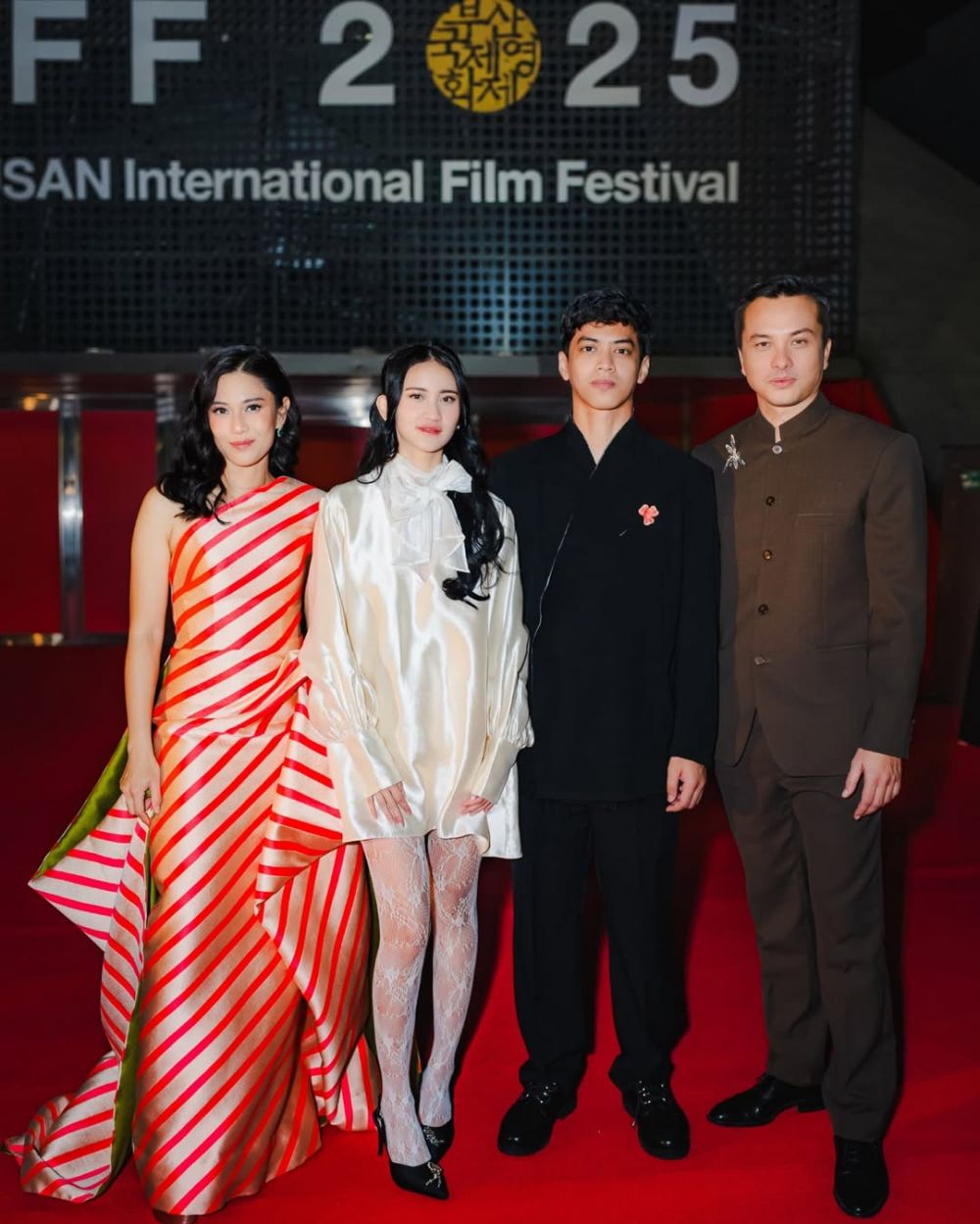 Nostalgia AADC, ini 9 potret Dian Sastro dan Nicholas Saputra bersanding di Busan Film Festival 2025