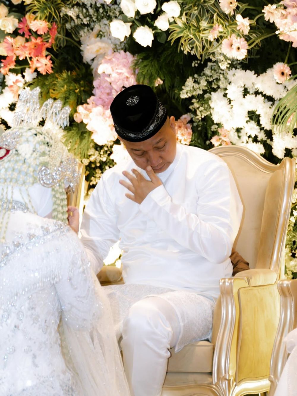 9 Potret Rowman Ungu nikahkan putri sulungnya Rekha Aulia Rahmania, sosok menantu berprofesi mentereng