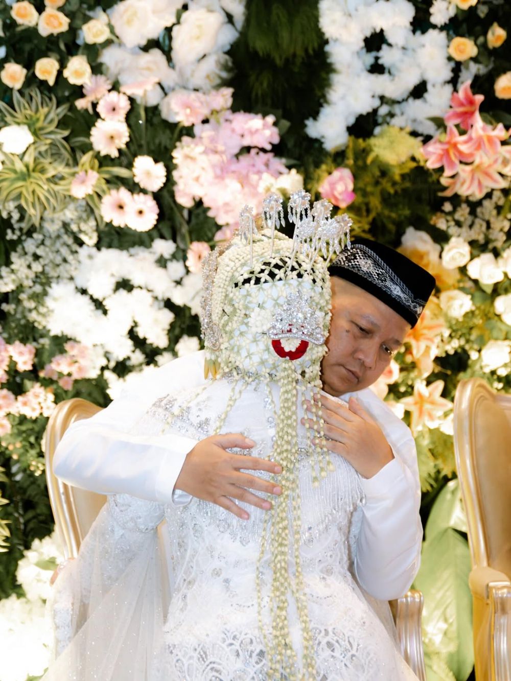 9 Potret Rowman Ungu nikahkan putri sulungnya Rekha Aulia Rahmania, sosok menantu berprofesi mentereng