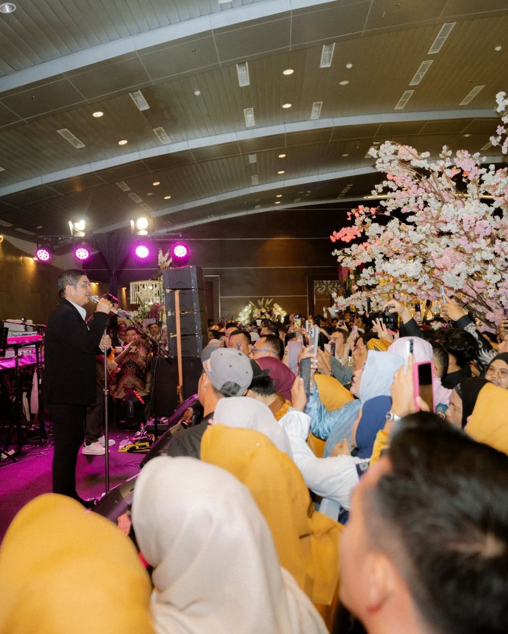 9 Potret Rowman Ungu nikahkan putri sulungnya Rekha Aulia Rahmania, sosok menantu berprofesi mentereng