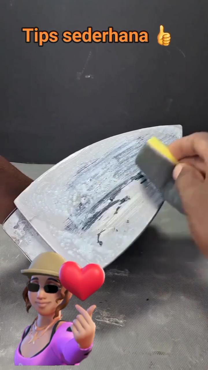 Jangan cuma pakai odol, bersihkan setrika gosong jadi lebih mudah tanpa lecet pakai 1 bahan dapur ini