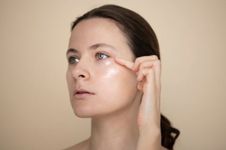 10 Eye cream mengatasi mata panda untuk usia 30 tahun, ramah di kantong harga di bawah Rp 150 ribu