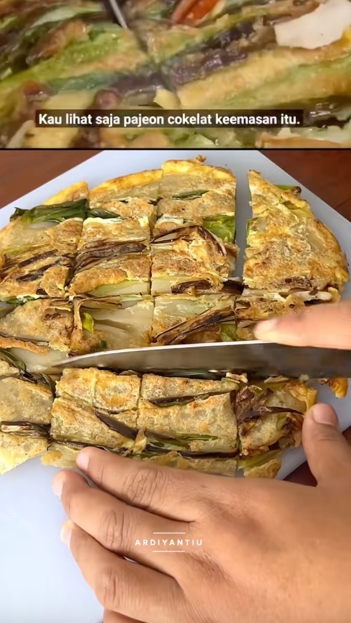 Bikin sarapan ala K-Drama, begini cara buat pajeon telur 'Bon Appétit, Your Majesty' di dapur sendiri