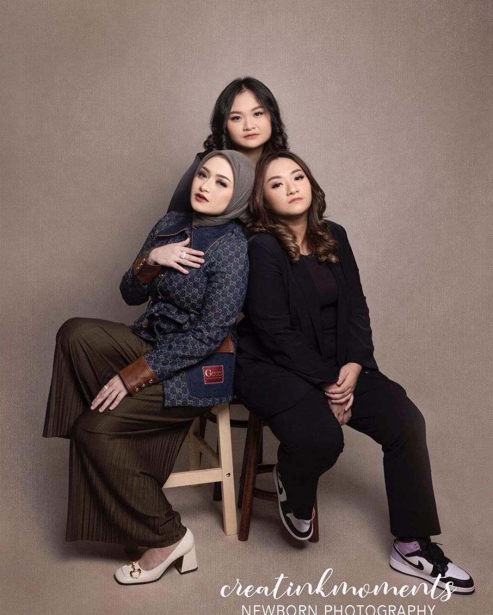 Saling dukung dalam suka dan duka, intip 11 potret Nathalie Holscher bareng adik-adiknya, kompak abis