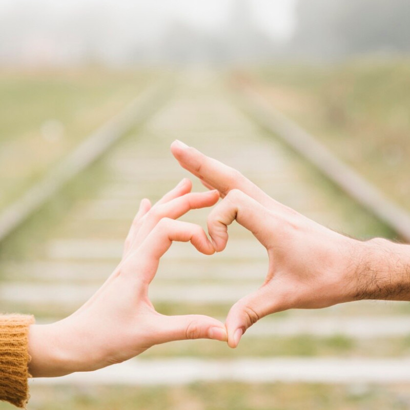 100 Kata-kata cinta lucu bikin baper terbaru 2025, penghangat hubungan biar makin romantis