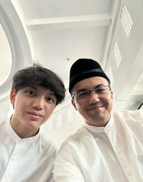 Sempat kecewa dilarang ayah kuliah di UGM, 9 potret anak Sahrul Gunawan kini bangga jadi mahasiswa UI