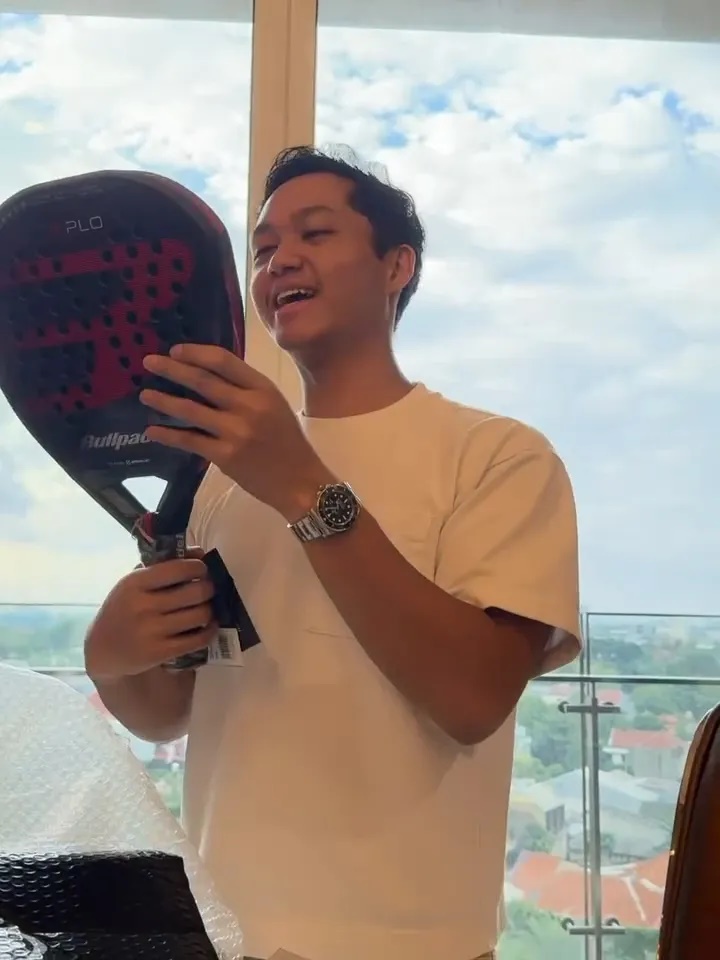 Sudah 5 tahun pacaran, intip 7 potret anniversary Azriel Hermansyah & Sarah Menzel, dapat raket padel