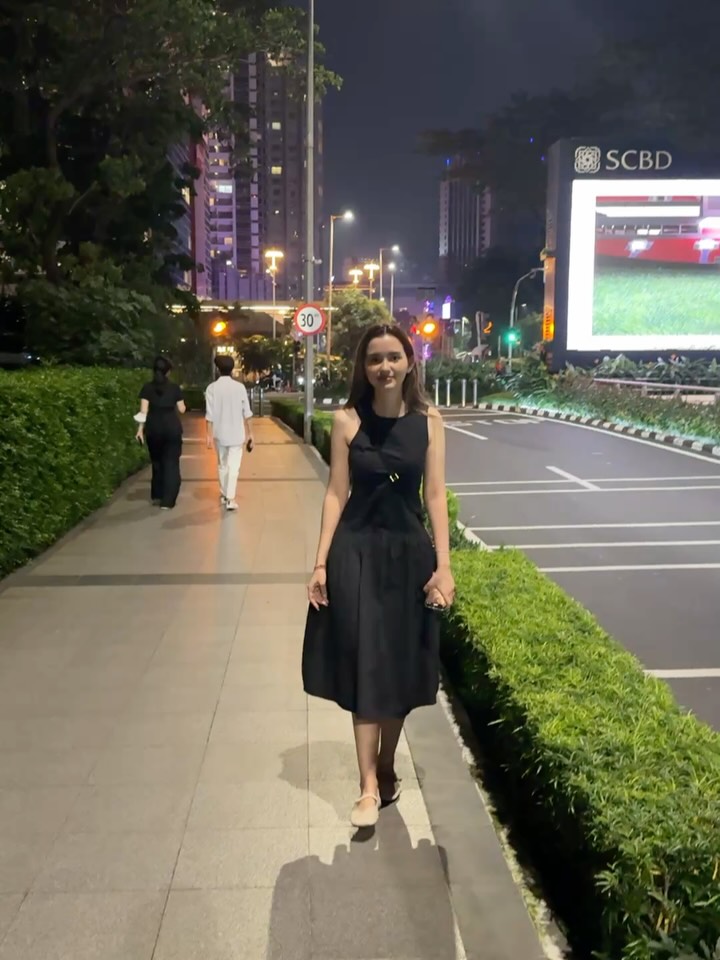 Sudah 5 tahun pacaran, intip 7 potret anniversary Azriel Hermansyah & Sarah Menzel, dapat raket padel