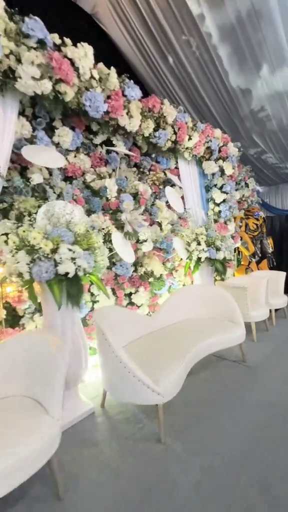 Bukan nikahan, 9 potret dekorasi mewah dengan tenda 150 meter ini ternyata untuk khitanan anak lurah