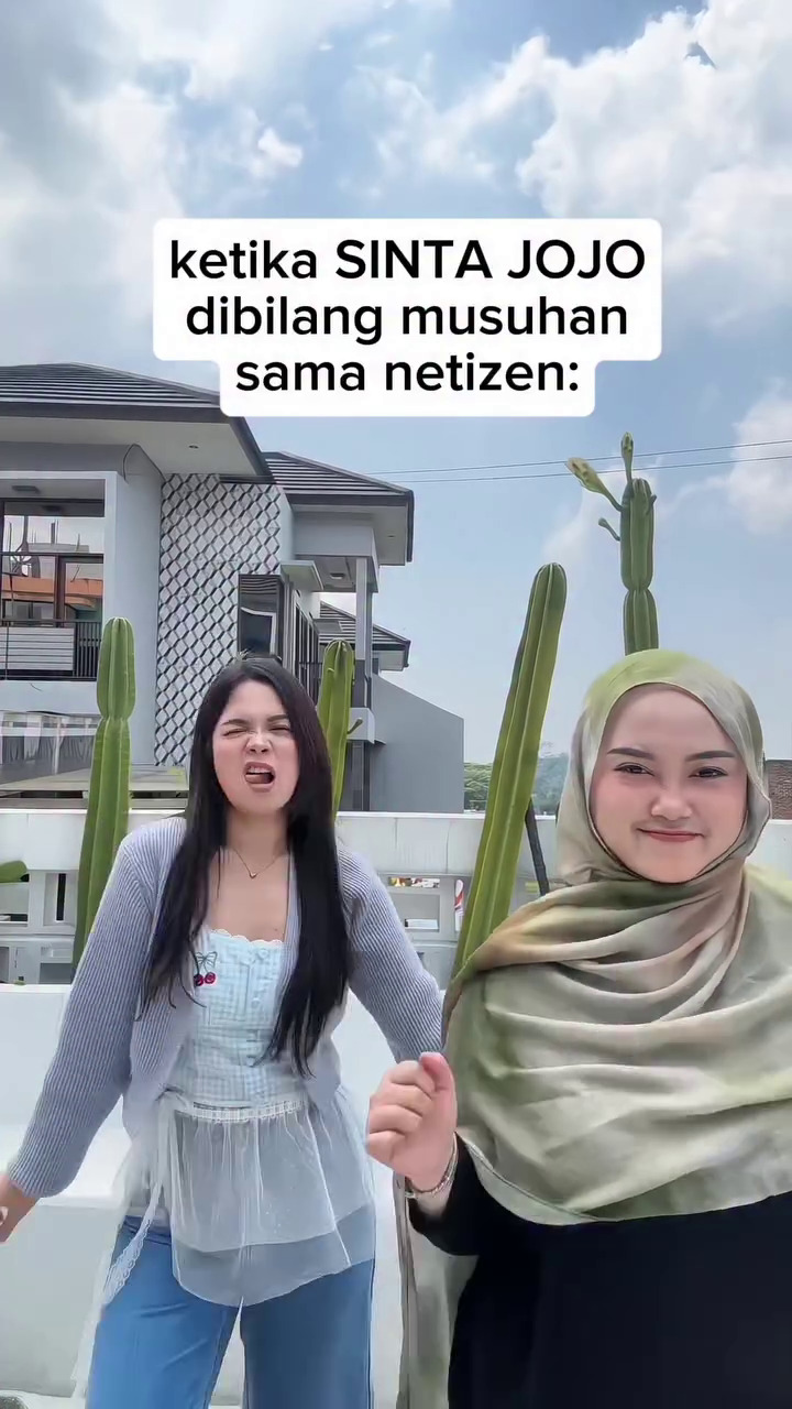 Reunian usai viral 15 tahun lalu, 9 potret Sinta dan Jojo Keong Racun dipuji bak ABG di usia 34 tahun