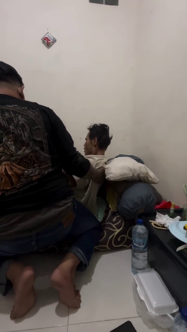 9 Potret kondisi Fahmi Bo makin memprihatinkan alami komplikasi, tubuh makin kurus dan sulit bangun