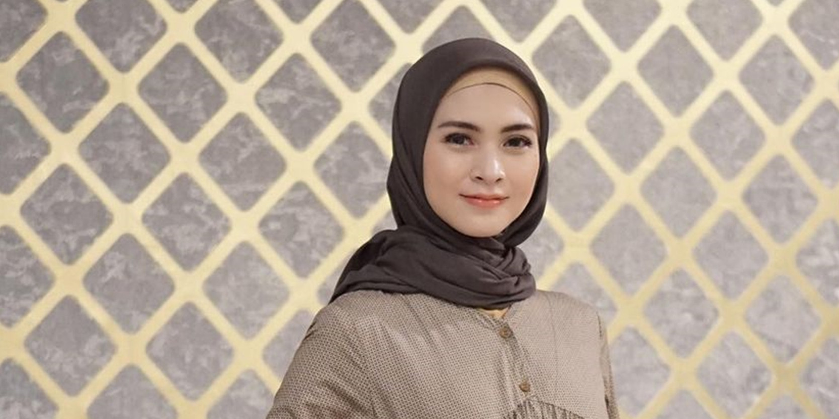 Cerita Donita rasakan keajaiban air zamzam, divonis kista dan nyaris dioperasi bisa sembuh usai umrah