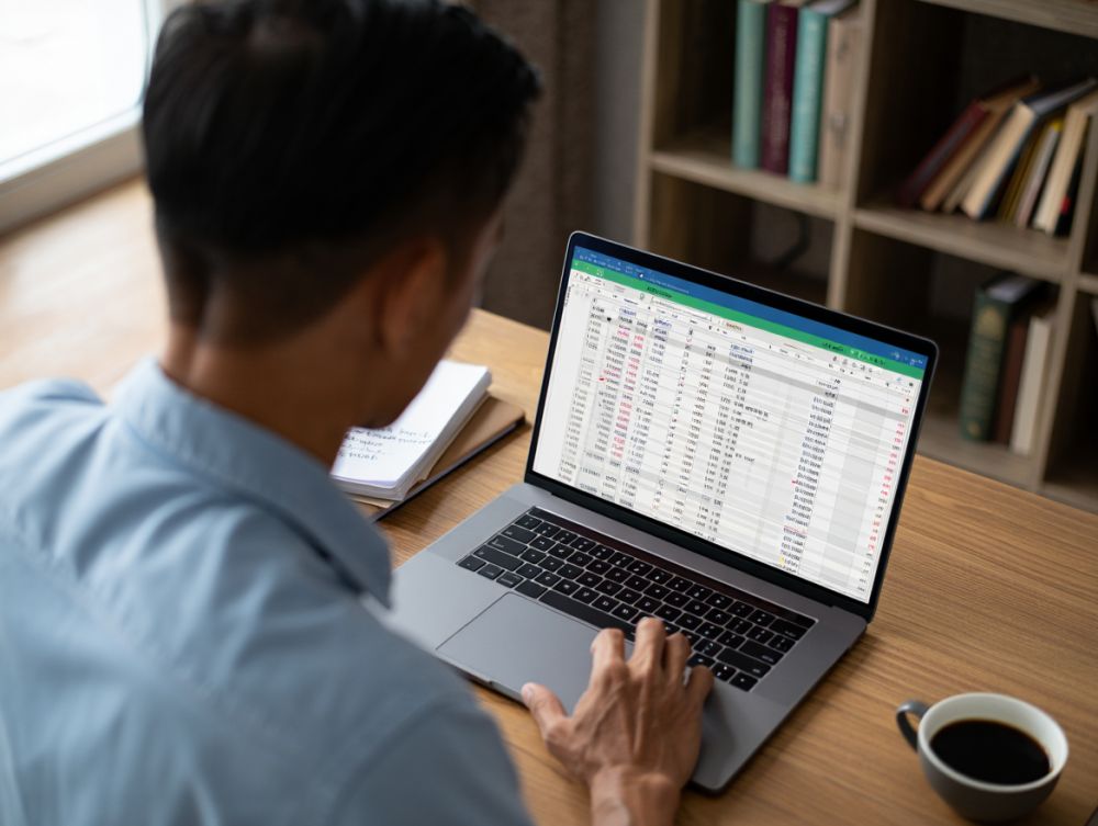 Contoh laporan keuangan rumah tangga Excel dan manual, lengkap dengan tips hemat