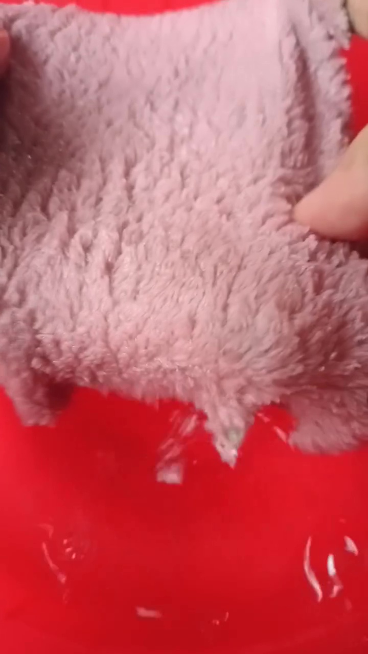 Punya lap dekil yang bau apek dan berminyak? Coba cuci dengan bumbu dapur ini biar bersih lagi