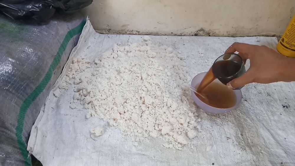 Jangan dibuang! Ampas kelapa bisa jadi kompos organik yang bikin tanaman subur, begini cara pakainya