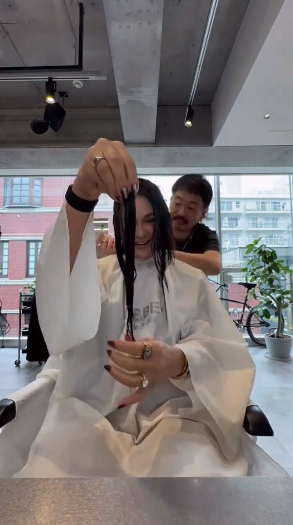 Turuti permintaan Maxime Bouttier, Luna Maya potong rambut pendek, 9 potretnya dipuji bak usia 20-an