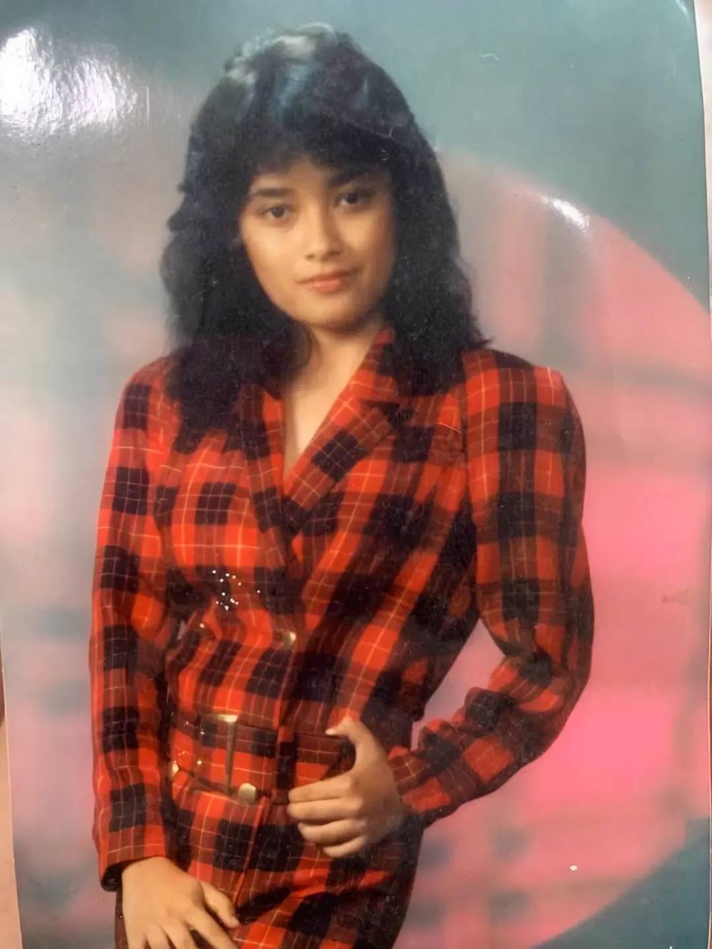 Model sampul majalah era 90-an ini kini jadi istri Menteri Prabowo Subianto, intip 7 potret lawasnya