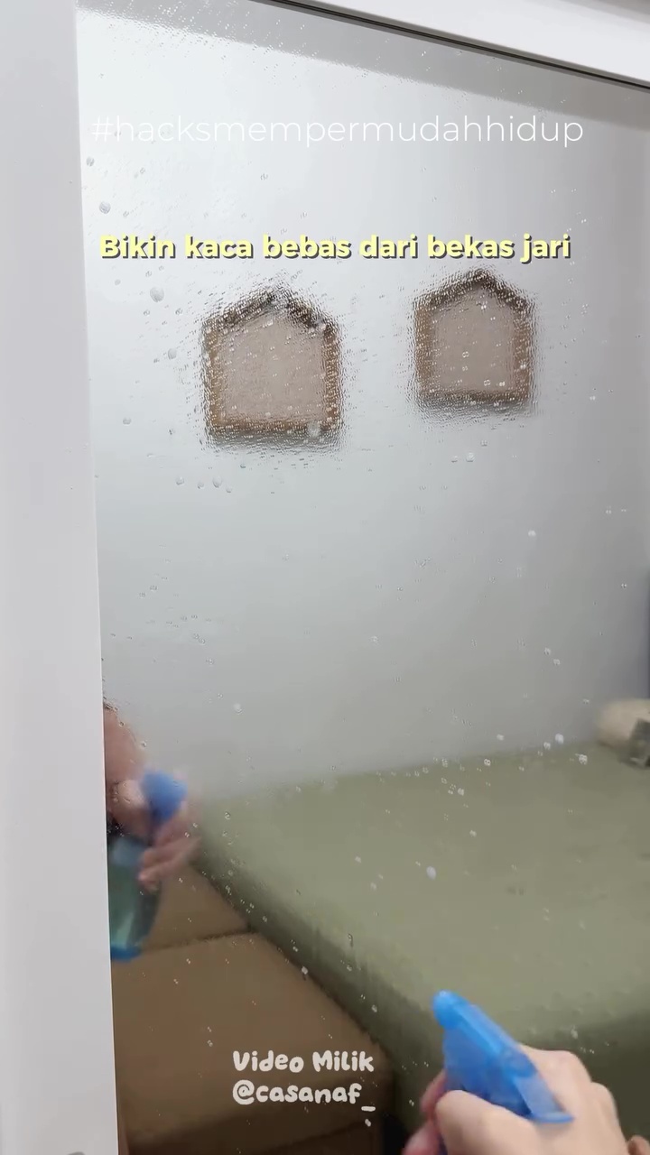 Noda bekas jari bikin kaca jadi kusam? Wanita ini bagikan cara membersihkannya bermodal 2 bahan dapur