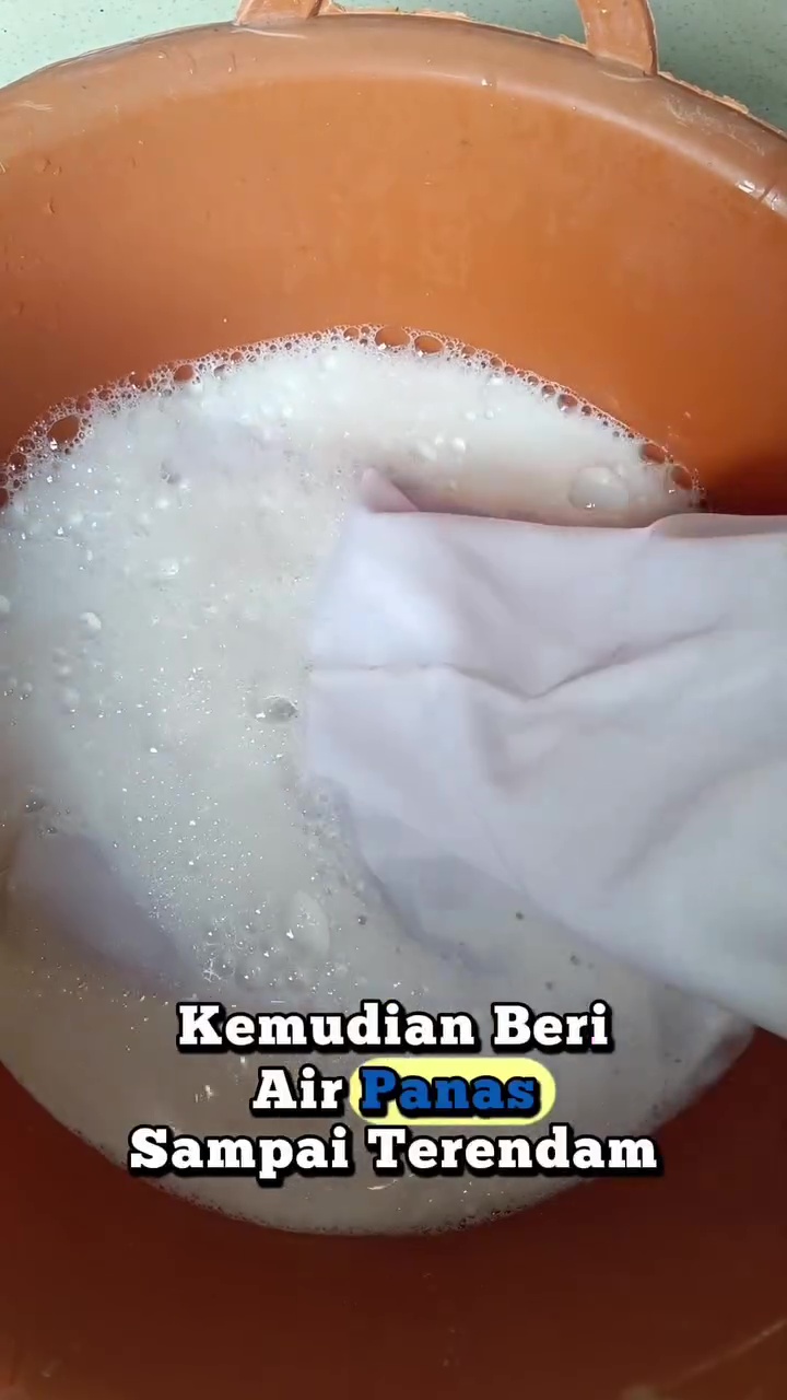 Trik praktis menghilangkan noda getah pisang di baju putih, cuma perlu modal bahan dapur ini 