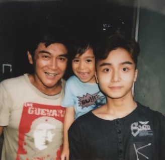 Kompak meski beda ibu, ini 9 potret kompak anak Willy Dozan dan Betharia Sonata bareng saudara sambung