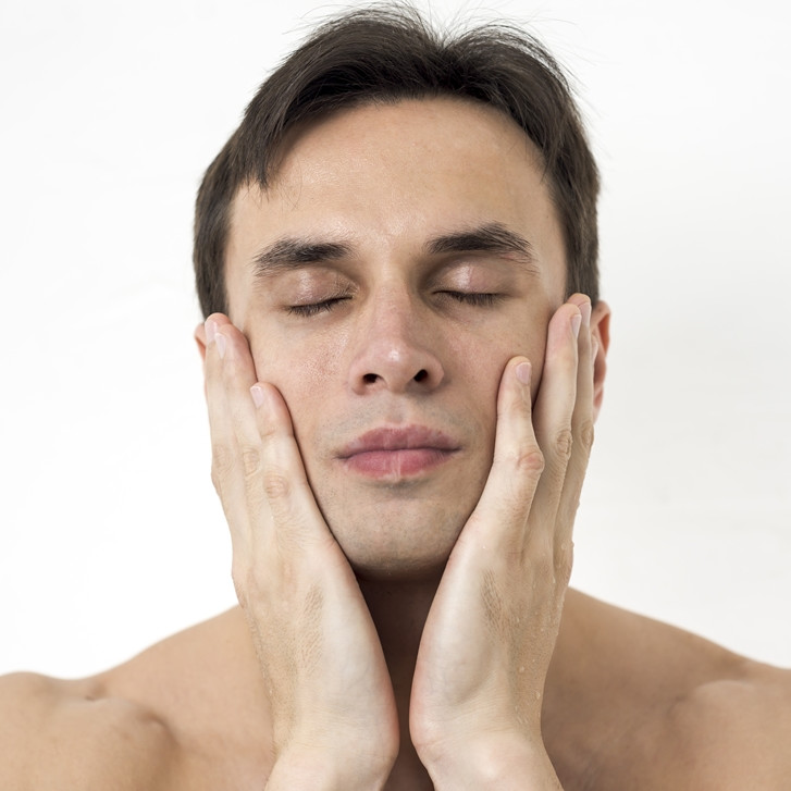 10 Serum untuk cowok berwajah kering harga di bawah Rp 150 ribu