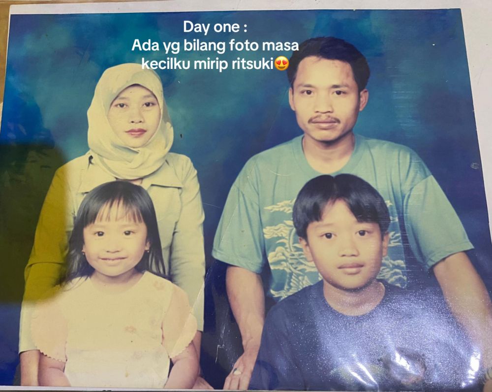 Foto masa kecil wanita ini disebut mirip Ritsuki, warganet malah gagal fokus sama sosok si ayah
