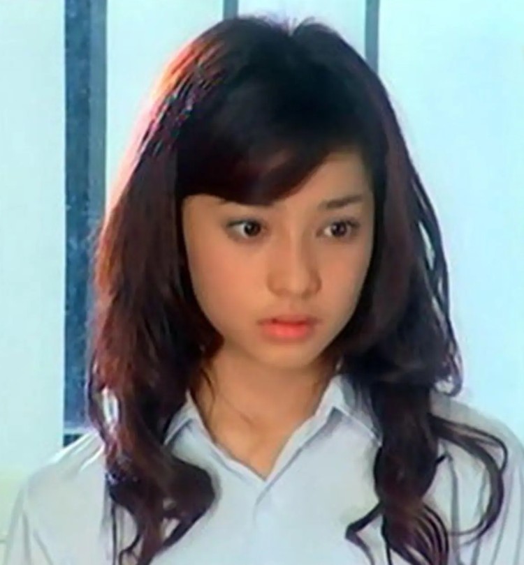 Bocah imut di iklan permen jadul kini kian tajir usai jadi istri konglomerat, intip 9 transformasinya