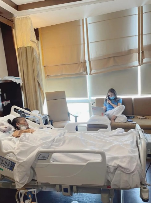 9 Potret kenangan Momo Geisha dengan Ibunda yang baru meninggal, berusaha ikhlas melepas selamanya