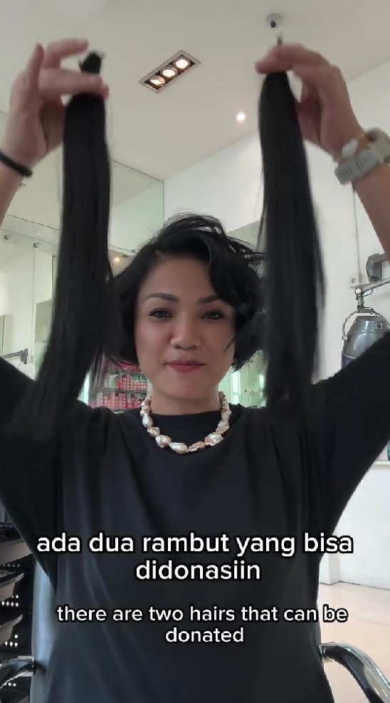 7 Tahun rambutnya panjang, ini 9 potret Nirina Zubir potong rambut pendek, tujuannya mulia