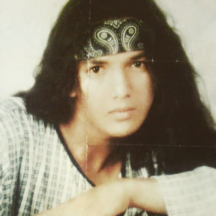 Penyanyi rock 90-an ini ternyata ayah dari artis sinetron top, ini 9 transformasinya