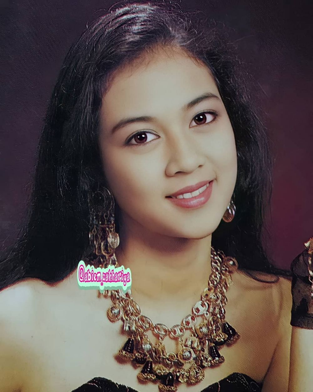 Runner up kontes majalah sampul ini kini jadi anggota DPR RI, intip 9 potretnya di awal karier