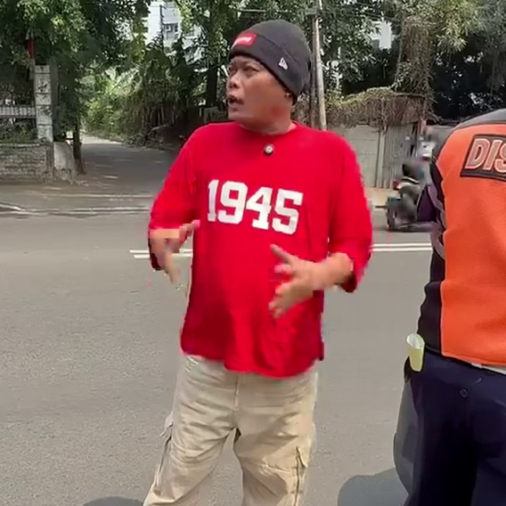 Sule kena tilang dishub karena tidak bawa KIR, komplain soal prosesnya yang lambat